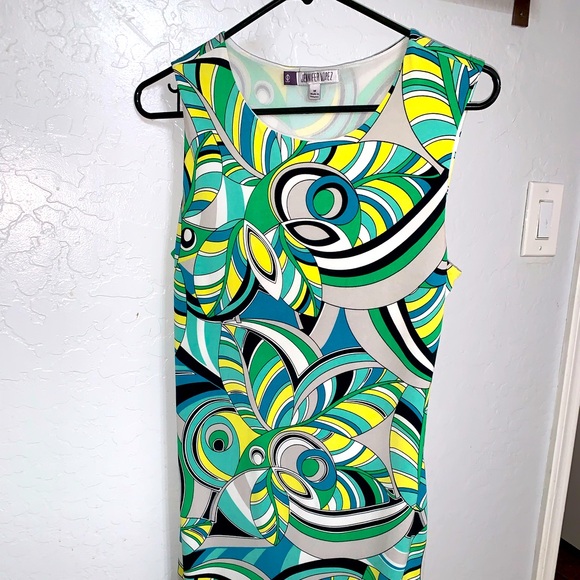 JLO MEDIUM SIZE DRESS. COLORFUL GREAT FOR SPRING. BEAUTIFUL COLORS. - Picture 1 of 3